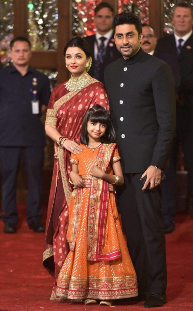 Aish and Abhishek with daughter Aradhya bachchan