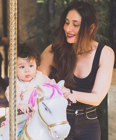 Bollywood: Mom- To- Be Kareena Kapoor Gives A Glimpse Of Her Pregnancy