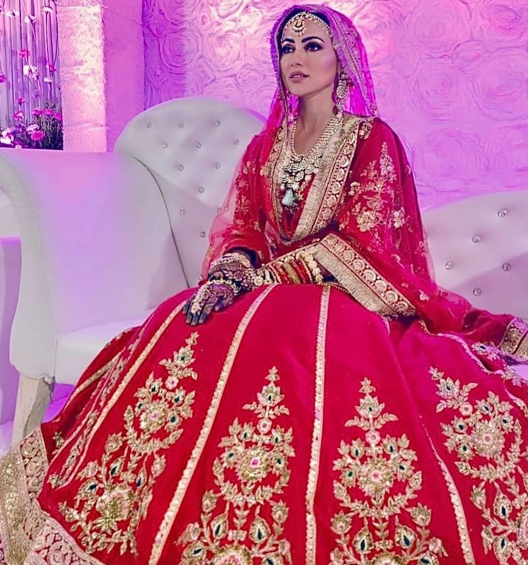 haya abaya sana khan