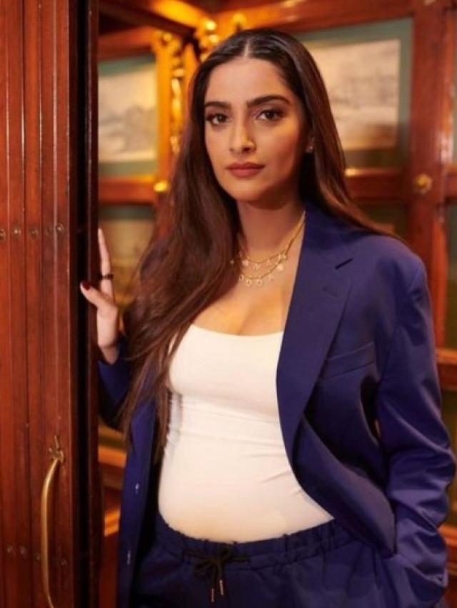 Sonam Kapoor Gets Brutally Trolled For Her Maternity Photoshoot Netizen Asks “why Show The