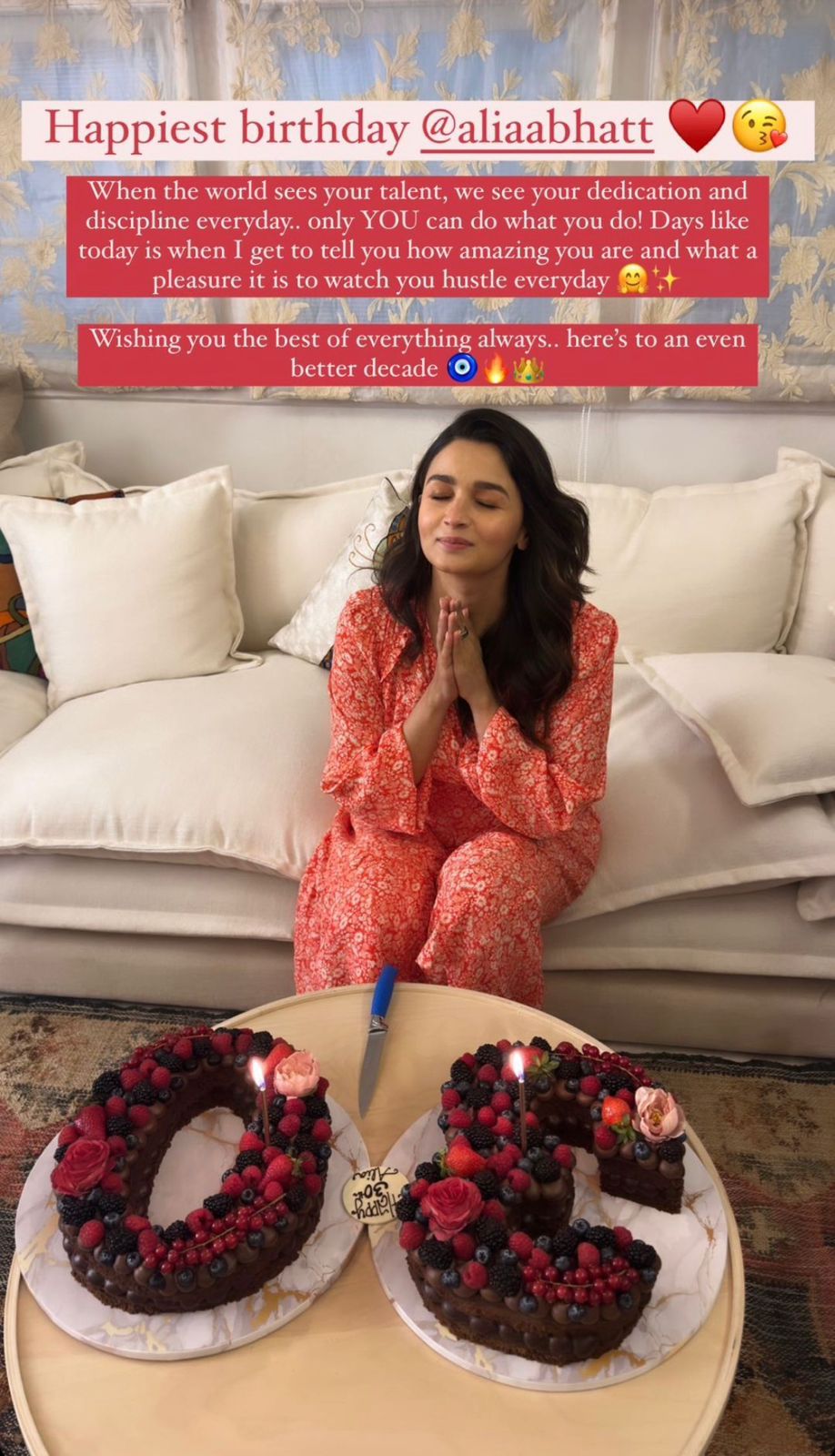 Alia Bhatt's Cute Reaction While Cutting Birthday Cake Will Melt Your Heart  - YouTube